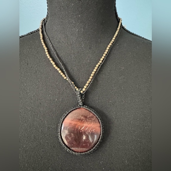 NEW WITH TAGS Free People Crochet Brandy Pendant Necklace~Brown/Blk/Antique Gold - Picture 3 of 5